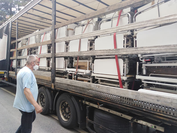 Вредна донација из Немачке општој болници “Студеница” у Краљеву: СТИГЛИ КРЕВЕТИ ЗА ХИРУРГИЈУ